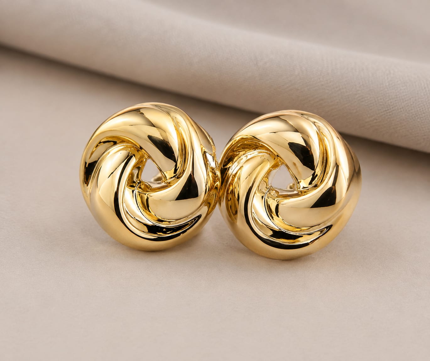 Royal Knot Earring
